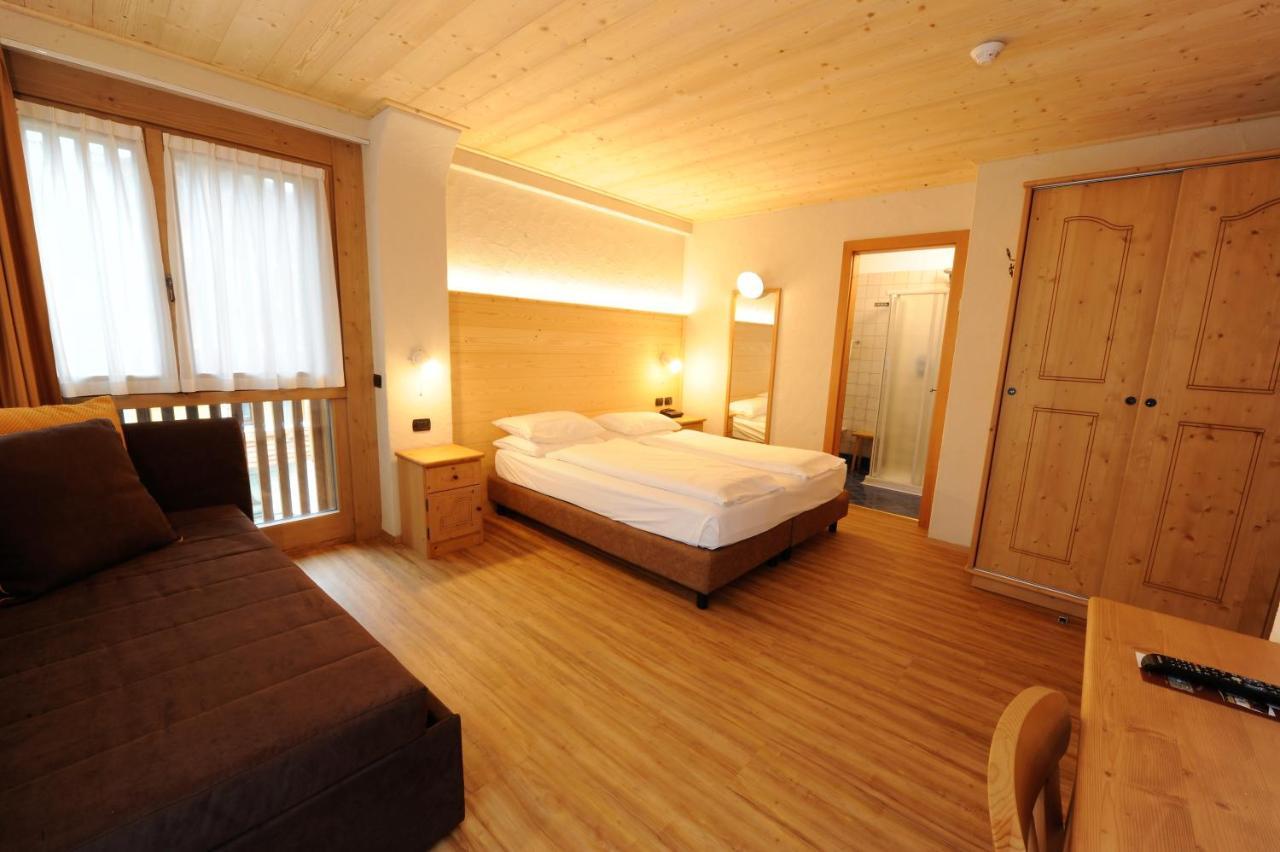Hotel Helvetia リヴィーニョ エクステリア 写真