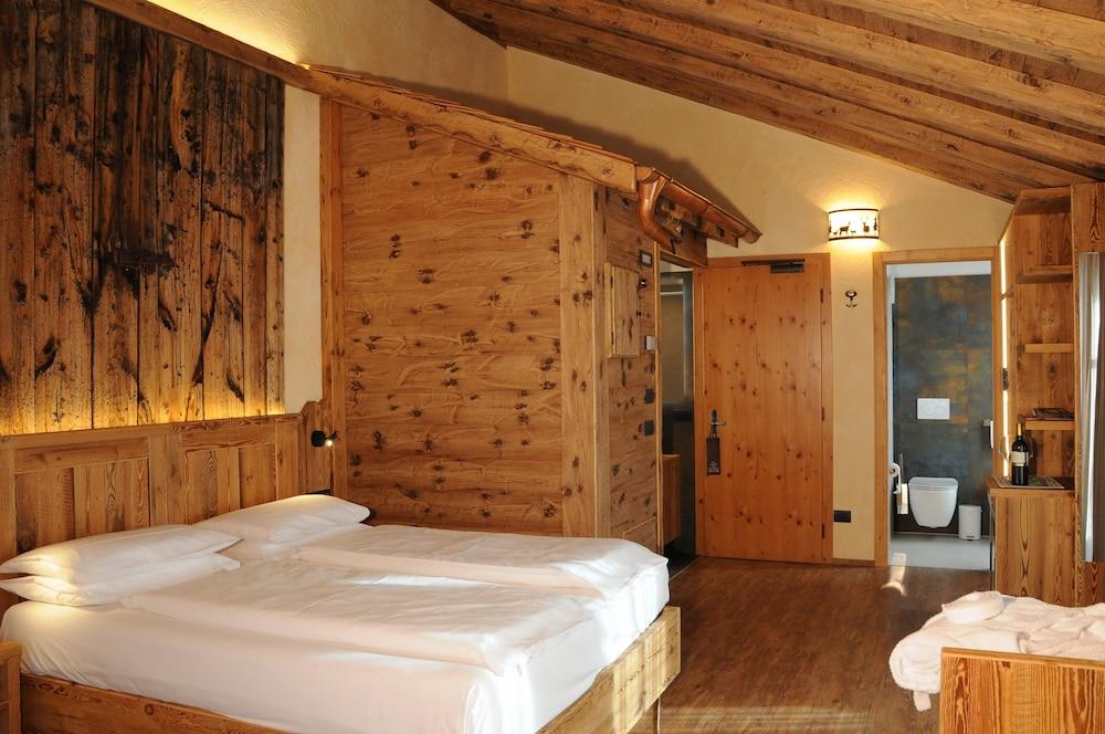 Hotel Helvetia リヴィーニョ エクステリア 写真