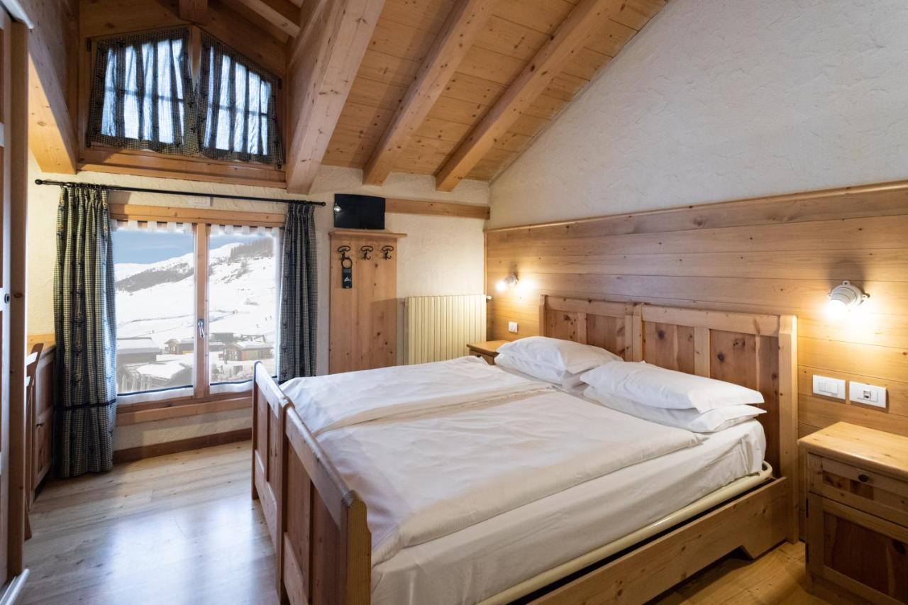 Hotel Helvetia リヴィーニョ エクステリア 写真