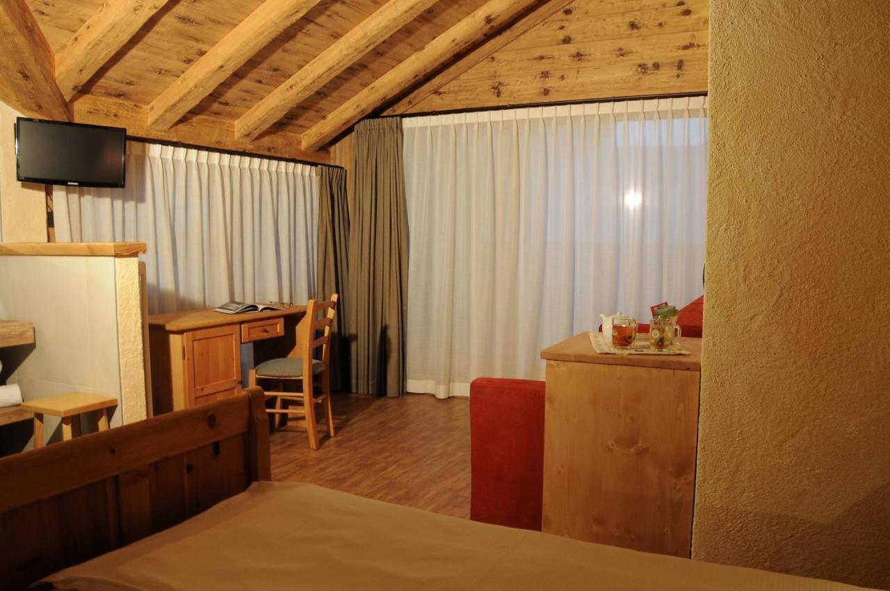 Hotel Helvetia リヴィーニョ エクステリア 写真
