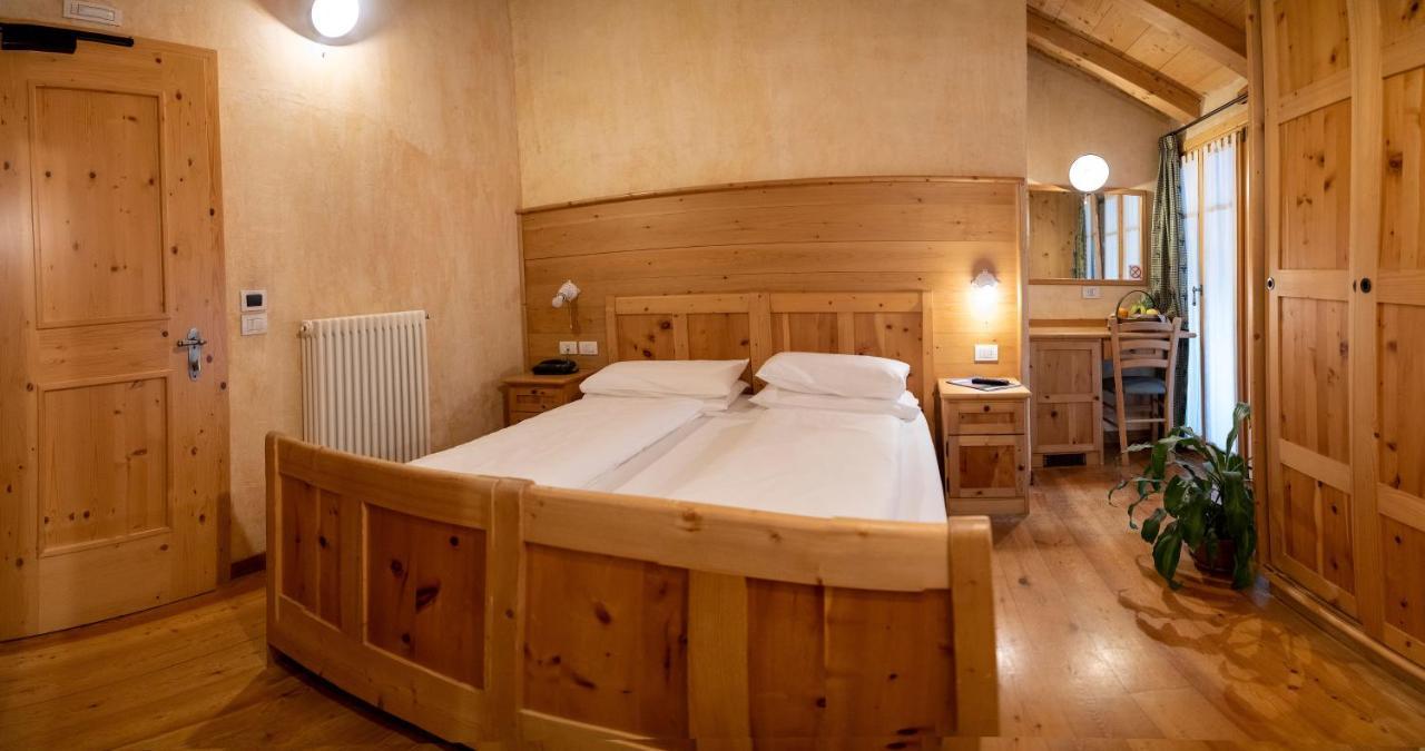Hotel Helvetia リヴィーニョ エクステリア 写真