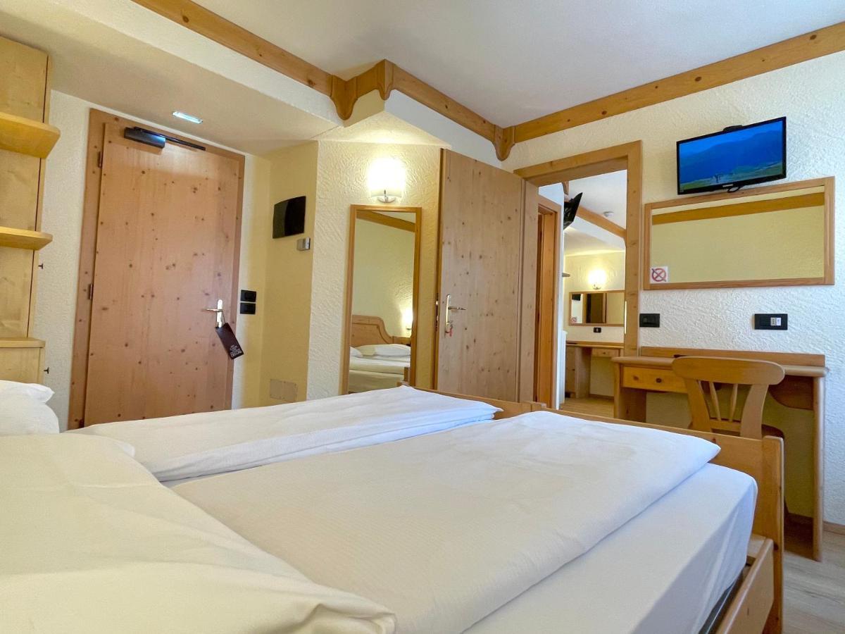 Hotel Helvetia リヴィーニョ エクステリア 写真