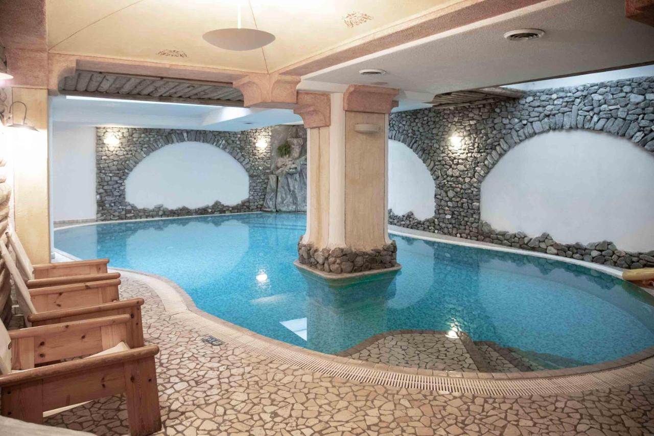 Hotel Helvetia リヴィーニョ エクステリア 写真