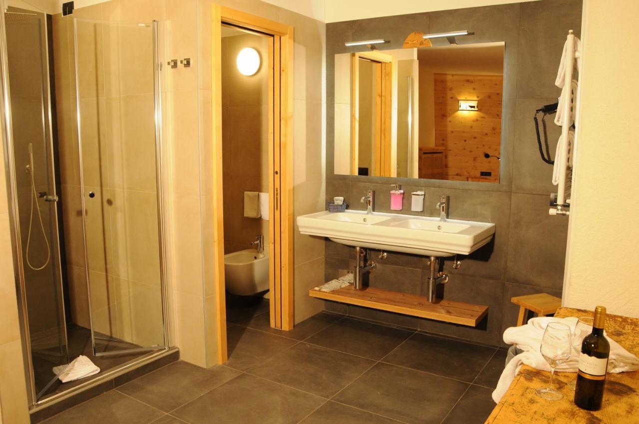 Hotel Helvetia リヴィーニョ エクステリア 写真