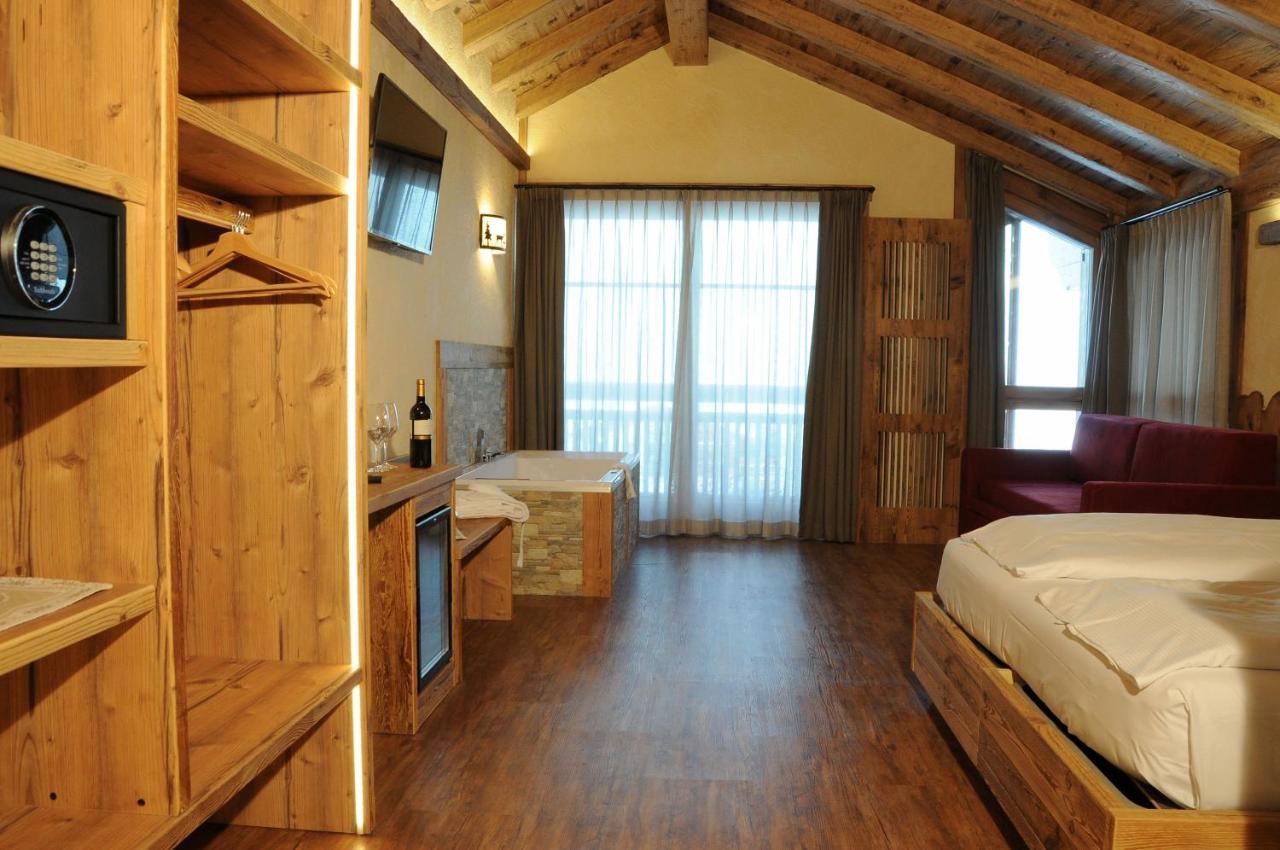 Hotel Helvetia リヴィーニョ エクステリア 写真