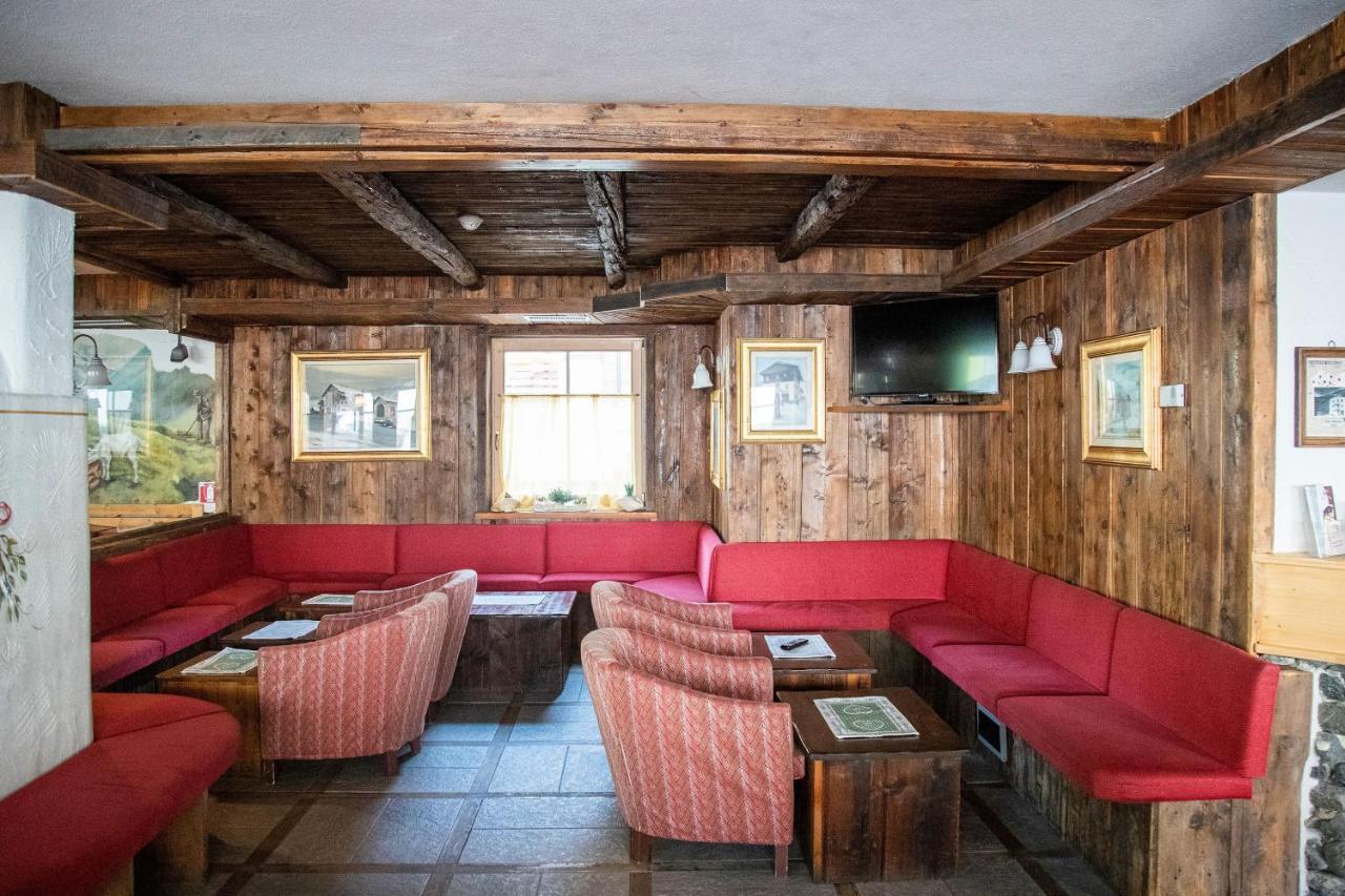 Hotel Helvetia リヴィーニョ エクステリア 写真